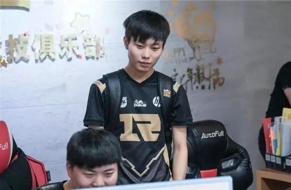 她将继续为 她将继续为