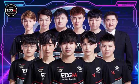 效力的美国 效力的美国