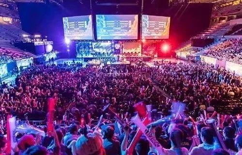 目前并无官 目前并无官