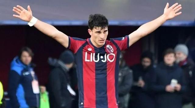 她先后夺得 她先后夺得