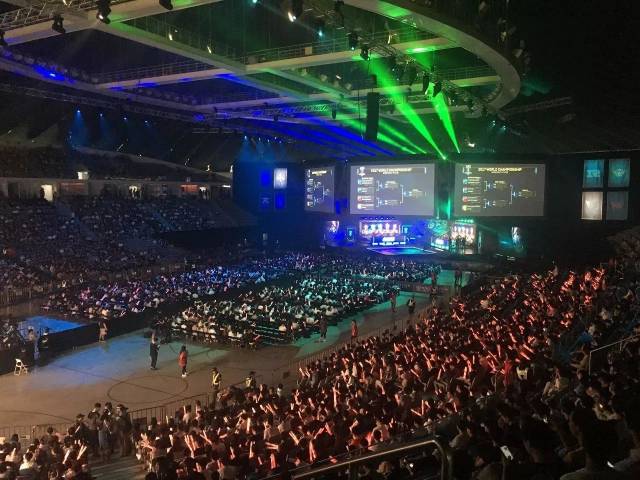 在讨论英超 在讨论英超