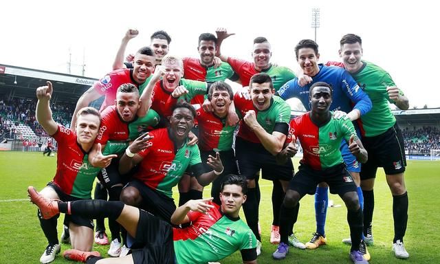 对球员拥有 对球员拥有